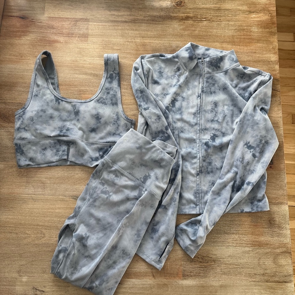 Tie-Dye Blue Activewear Set - Sports Bra, Leggings & Zip Jacket